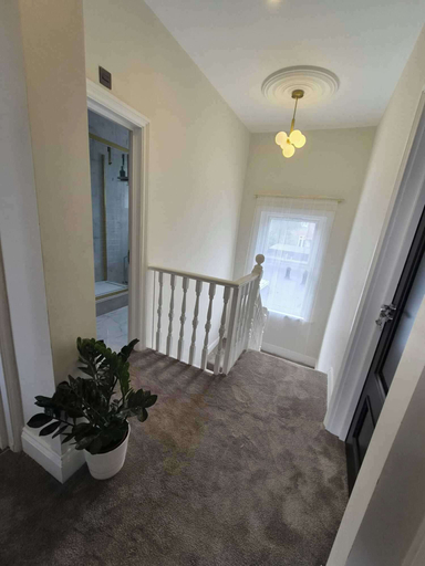 Interior 3, Refurbished Apartment Sleeps 2 With Parking, London