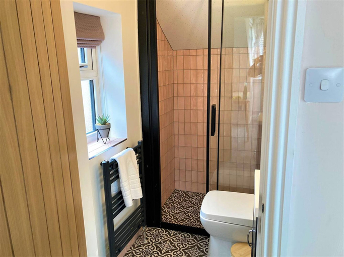 Bathroom 4, Escape 2 Unwind Minster Retreat - Sleeps 5, York
