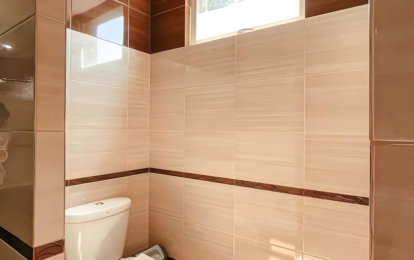 Bathroom 5, Corto del Mar Hotel, Coron