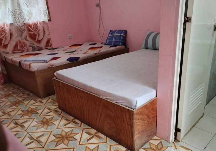 Room 3, Monique Beach Resort by Hiverooms, Catmon