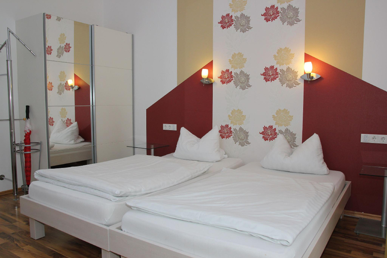 Bedroom 4, Hotel Am Donaubogen, Regensburg