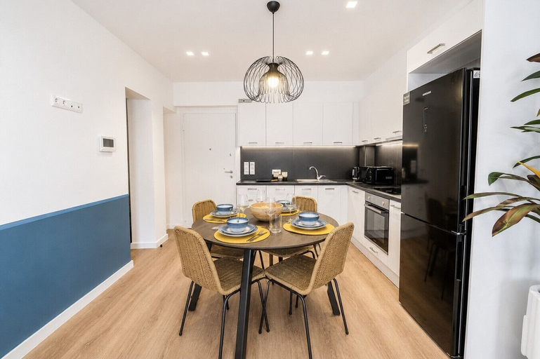 Room 5, LIV - Upscale Athenian Apartment 4B, Attica