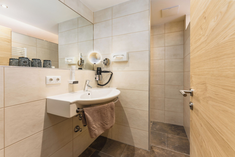 Bathroom 4, Jaga Alm, Zell am See