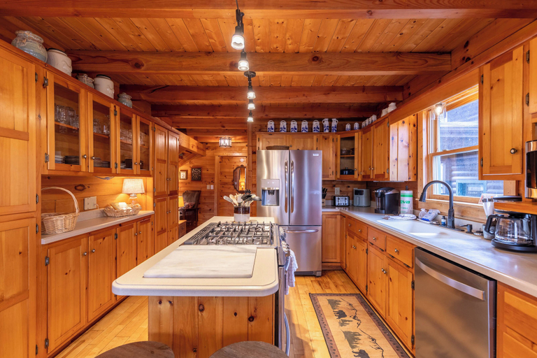 Interior 4, Weathering Heights, Watauga