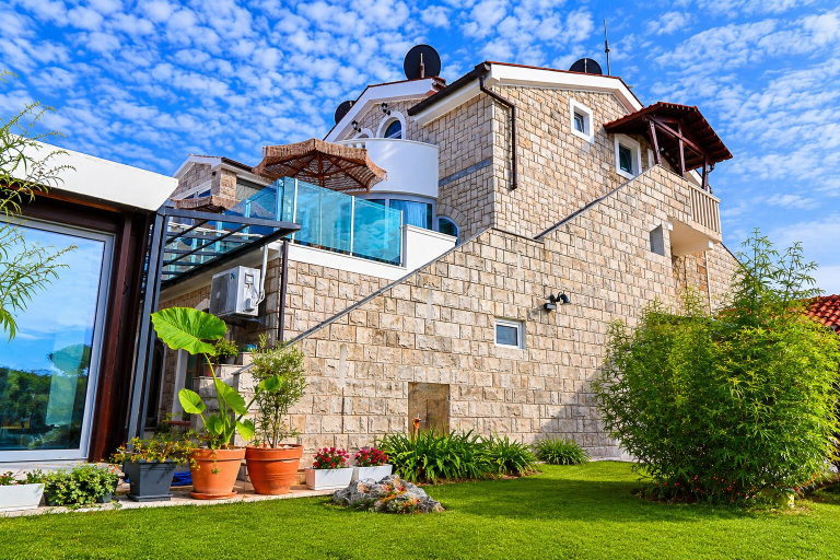 Exterior & Views 2, Sea Residence Kristina Romantica