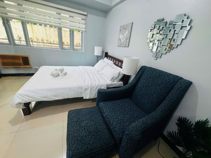 Bedroom 3, Morgan Suite BGC across5 Venice Canal Mall free Pool gym, Taguig