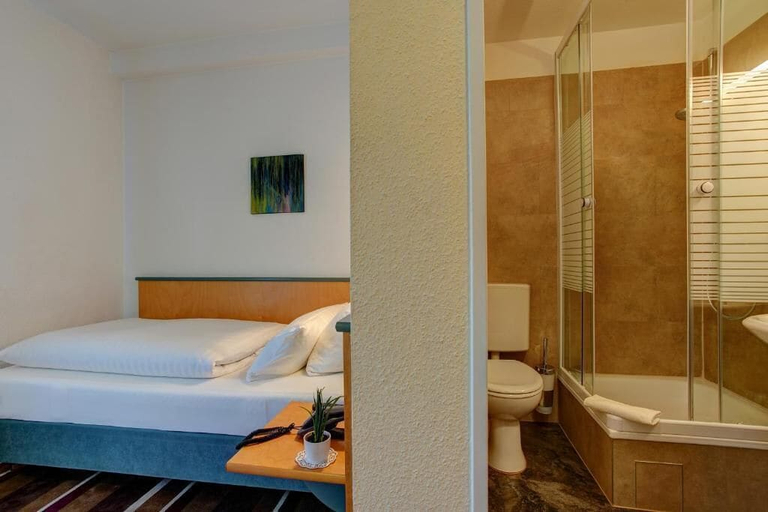 Room 3, Hotel Ambassador, Düsseldorf