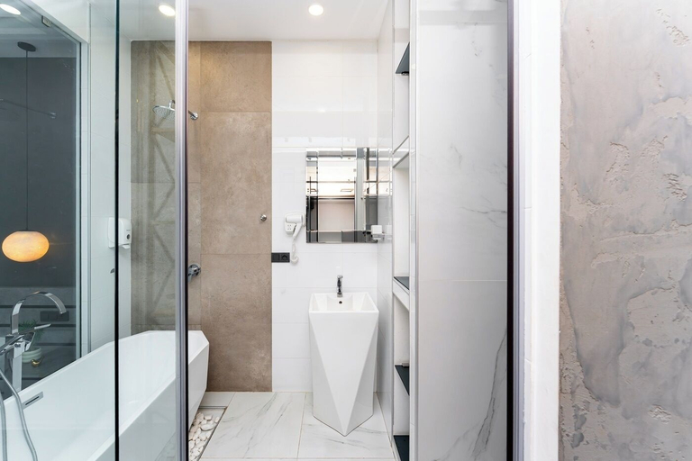 Bathroom 4, Stay Inn on Yekmalyan St, Yerevan