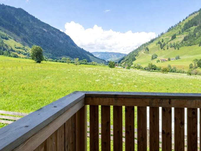View from property 4, Family Penthouse With Balcony, Zell am See