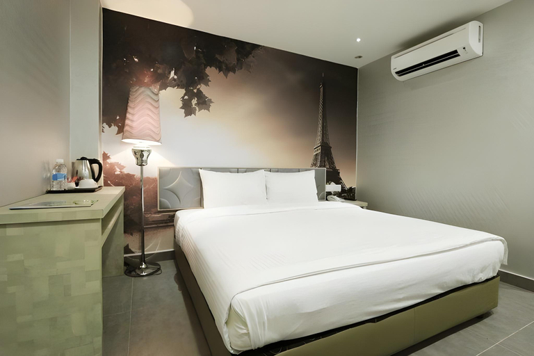 Bedroom 3, Swing & Pillows @ USJ Taipan, Subang Jaya