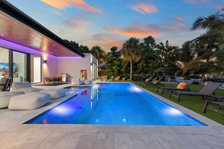Exterior 5, Villa Pesara, Broward