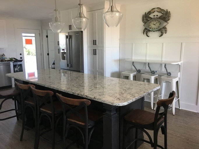 Dining 5, Almost Heaven 4 Bedroom Home by RedAwning, Brunswick