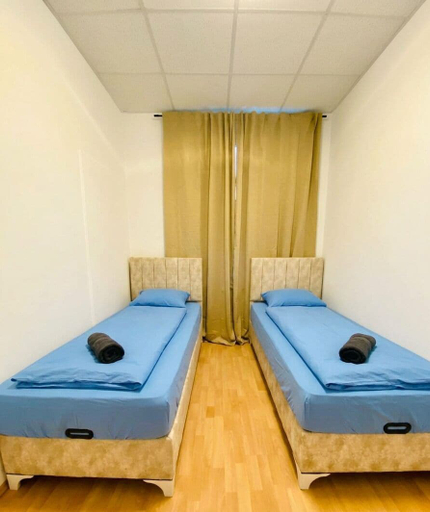Room 3, Affordable Room in a Calm Neighborhood, Wien