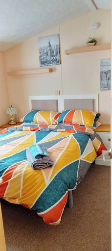 Room 3, Stay 6 - Pool - Parking - Beachside - Pet Friendly, Norfolk