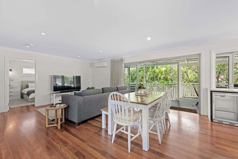 Interior 5, A Family Affair ~ 4 Bed/2.5 Bath/ 3 Car / Pool!, Morningside