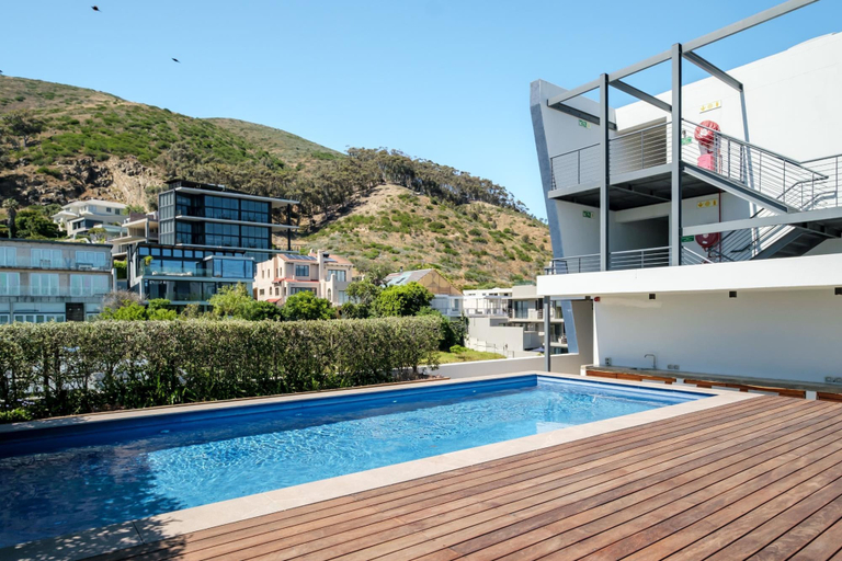 Sport & Beauty 3, Modern Sea Point Apartment w Sea Views Alpha Sunsets, City of Cape Town