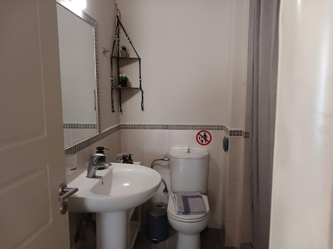 Bathroom 3, Vagionia Apartments, Peloponnese