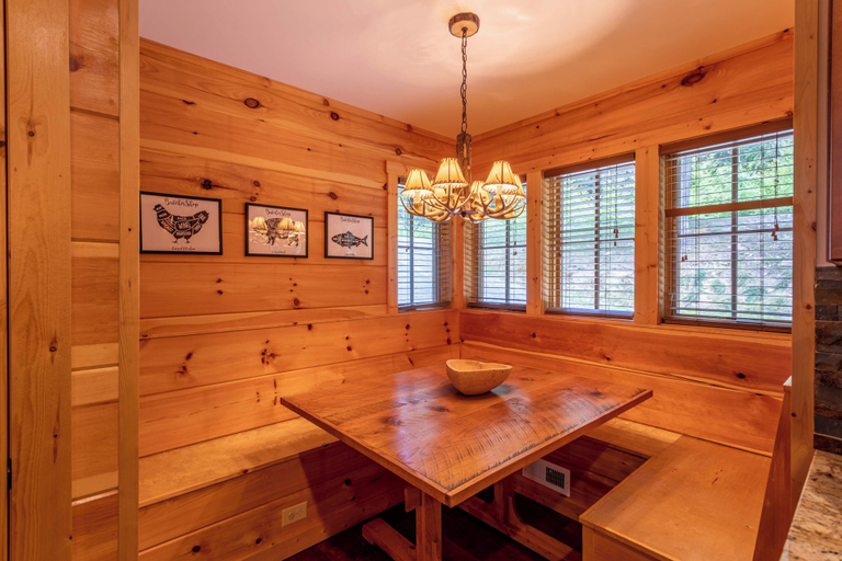 Interior 2, Laurel Creek Lodge, Watauga