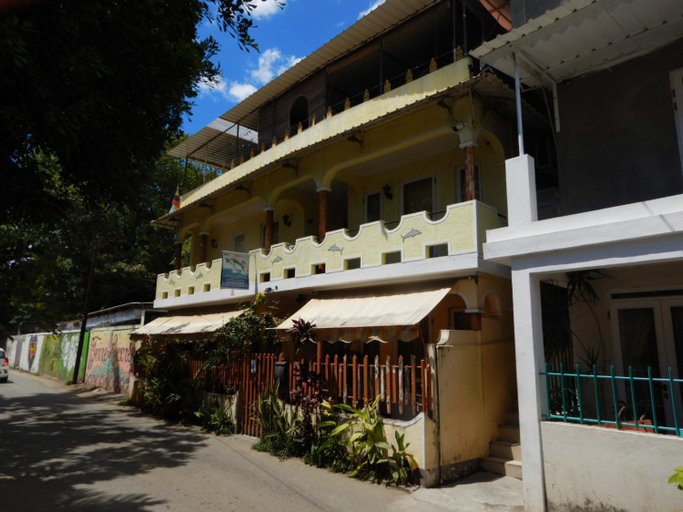 Others 3, Sweet Beach Bungalow, Black River