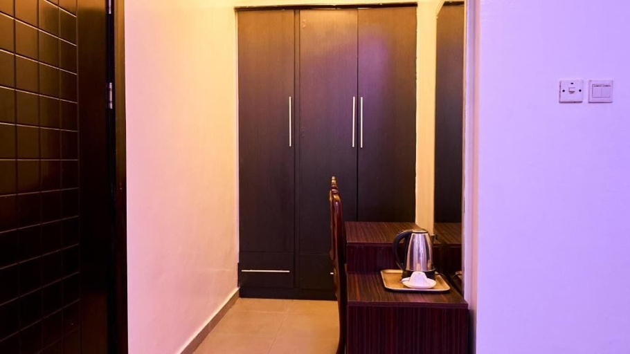Others 5, Crownedge Hotels, Ikeja