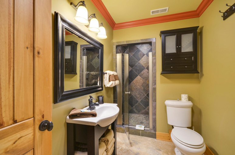 Bathroom 4, Mossy Brook Lodge, Sevier