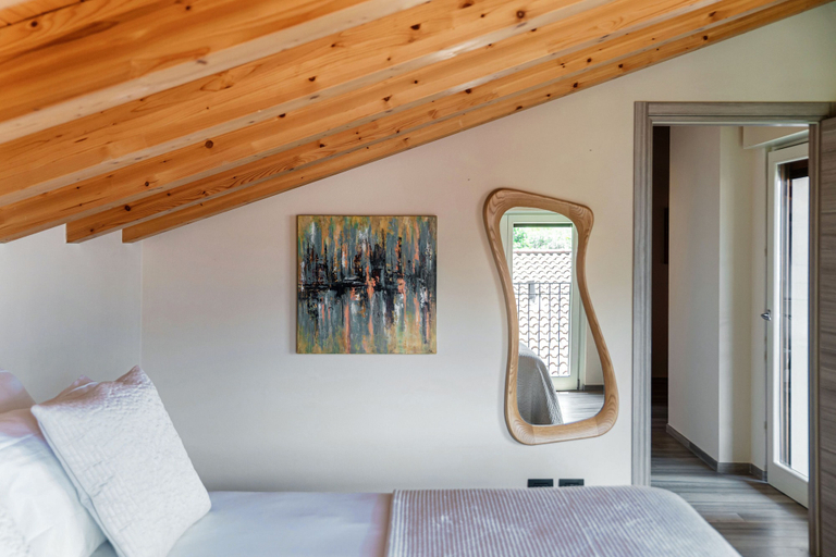 Room 5, Riflesso del Lago, Como