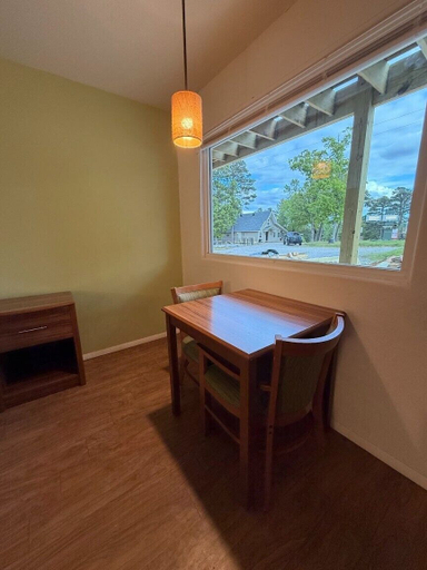 Room 3, Trailhead Lodge, Carroll