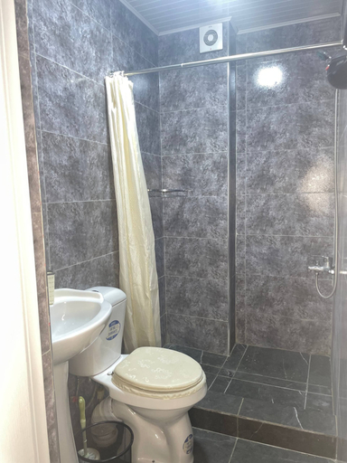 Bathroom 3, Astor Hotel, Ysyk-Köl