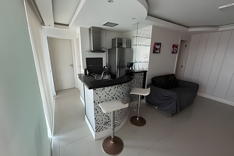 Interior 2, Praia de camboinhas com piscina, Niterói