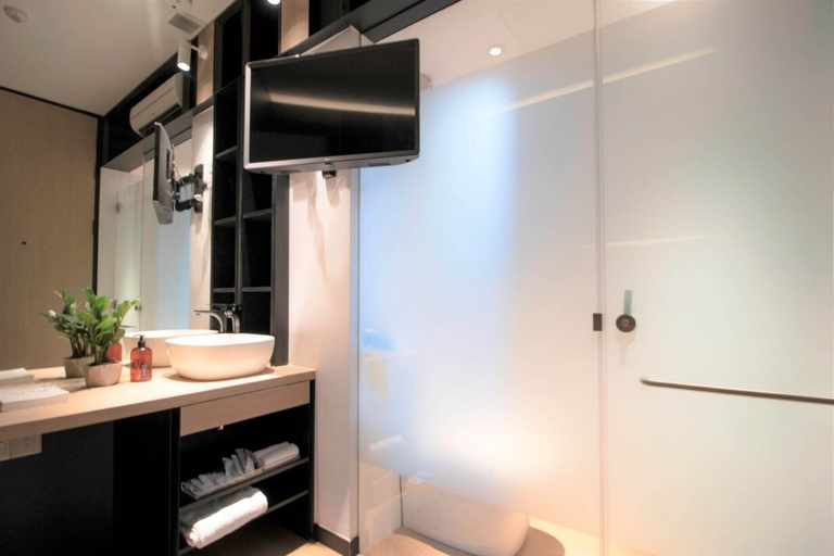 Bathroom 4, Hotel NuVe Elements, Singapore