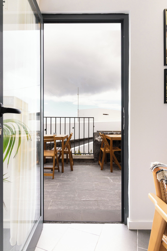Outdoor dining 4, Casa do Porto Santa Cruz B&B