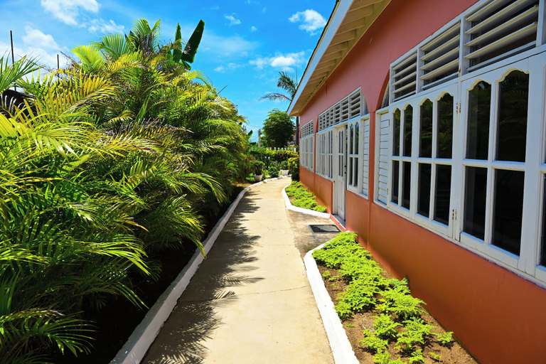 Exterior & Views 2, Shields Negril Villas