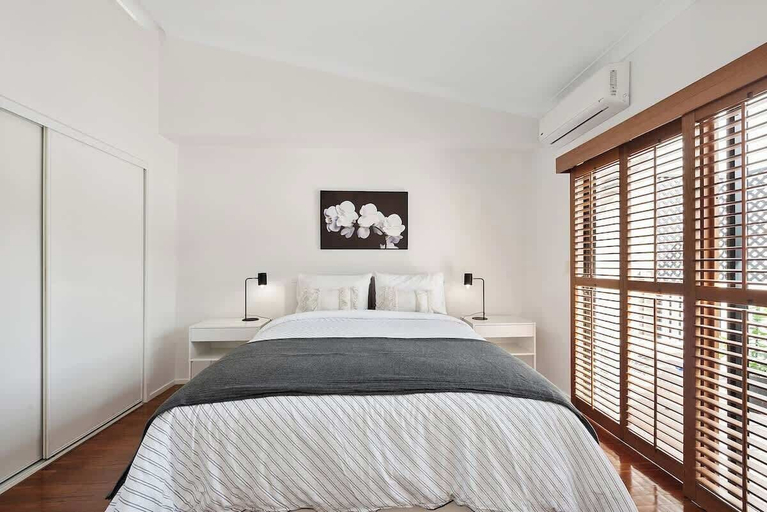 Interior 4, Hidden in New Farm ~ 1 Bed/1 Bath /1 Car/views!, New Farm