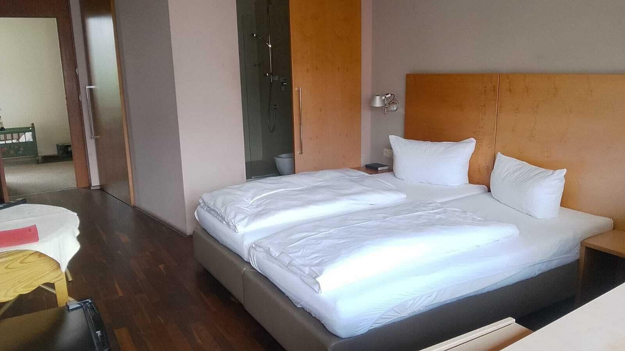 Bedroom 4, Hotel-Gasthof Resengörg, Forchheim