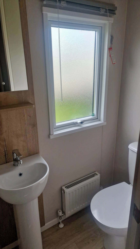 Bathroom 2, 3 Bed - Sleeps 8 - Family & Pet Friendly, Lincolnshire