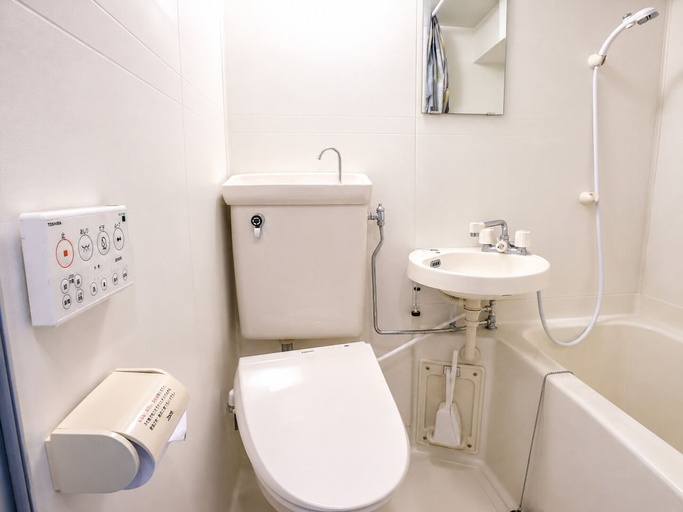 Bathroom 3, COCO Fukuoka Chiyo, Fukuoka
