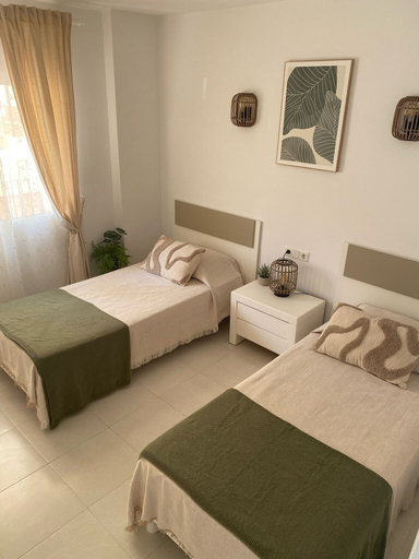 Room 2, Atamaria 3-bed Apt, Sleeps 6 Near La Manga Beaches, Murcia