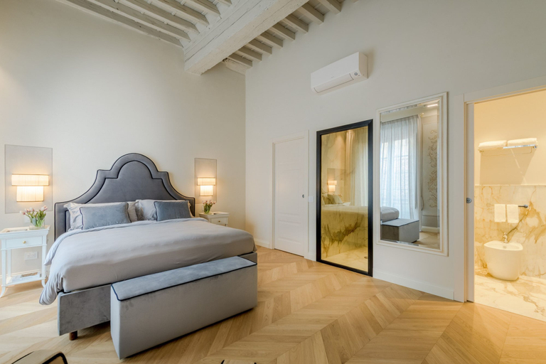 Room 2, The Gilded Residence, Lucca