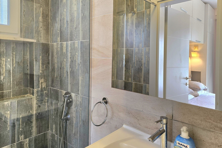 Bathroom 2, Lura 2 Holiday Homes 127, Durrësit