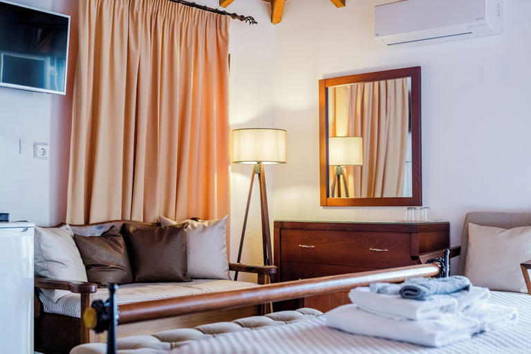 Bedroom 3, Filoxenia Hotel, Peloponnese