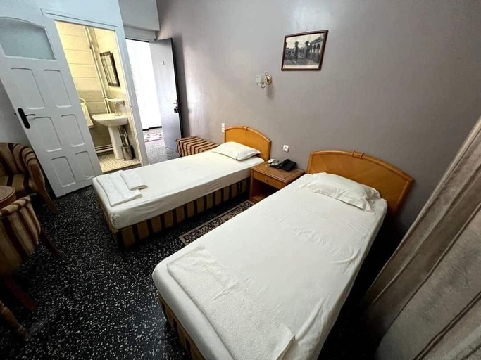 Bedroom 4, Hôtel le cheval blanc, Oran