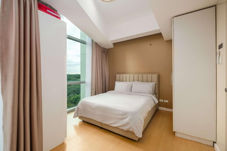 Room 5, Modern Luxe Stay-2BR City Escape, Taguig