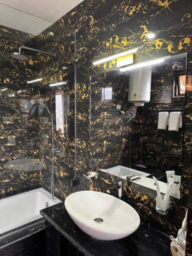 Bathroom 3, Jambayang Resort, Chang