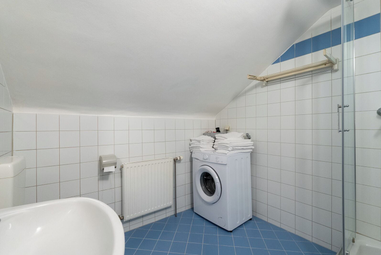 Bathroom 2, FarawayHomes Studio Leoben K105, Leoben