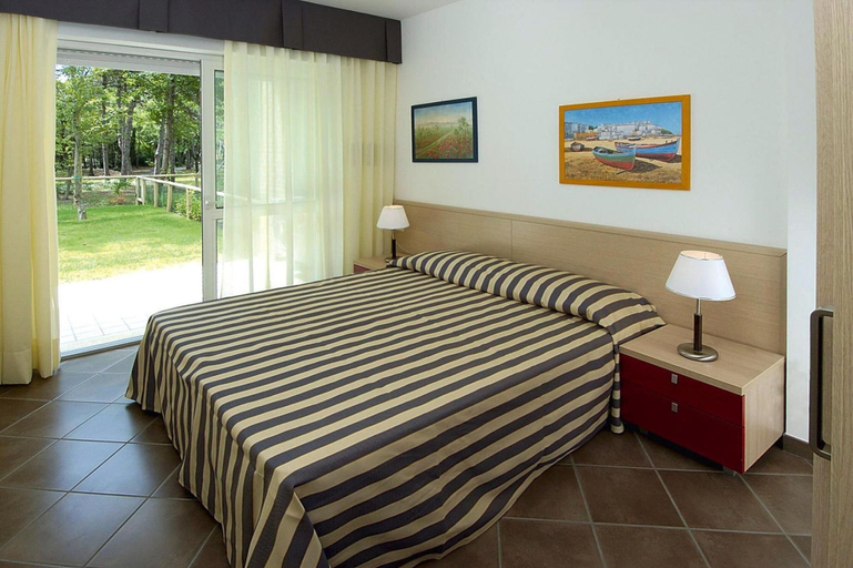 Bedroom 3, Holiday Resort Parco e Acacie, Bibione Pineda, Venezia