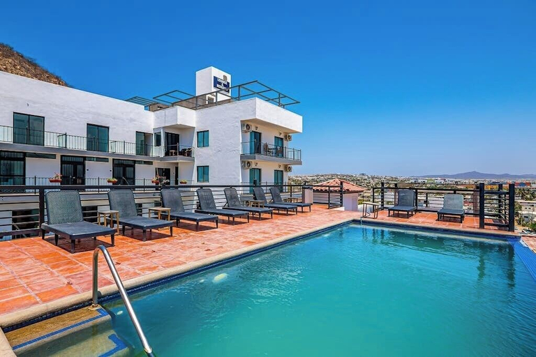 Pool 5, Dog-friendly Loft With Rooftop Infinity Pool, Gym, Balcony & Central AC, La Paz