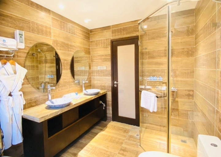 Bathroom 5, H Resort Bohol - The Coral Cliff by SMS Hospitality, Calape