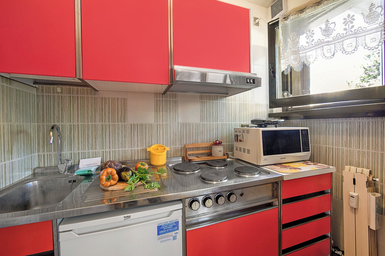 Private kitchen, Appartamento Pian dei Larici for 4, Torino