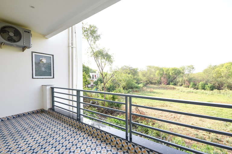Living area 5, Fabhotel The Mamta Grande, Gurgaon