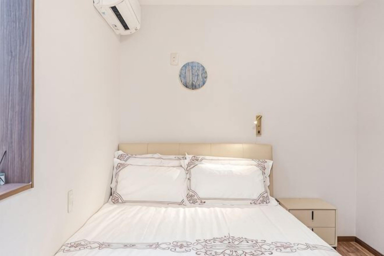 Others 4, W.Hostel, Kita